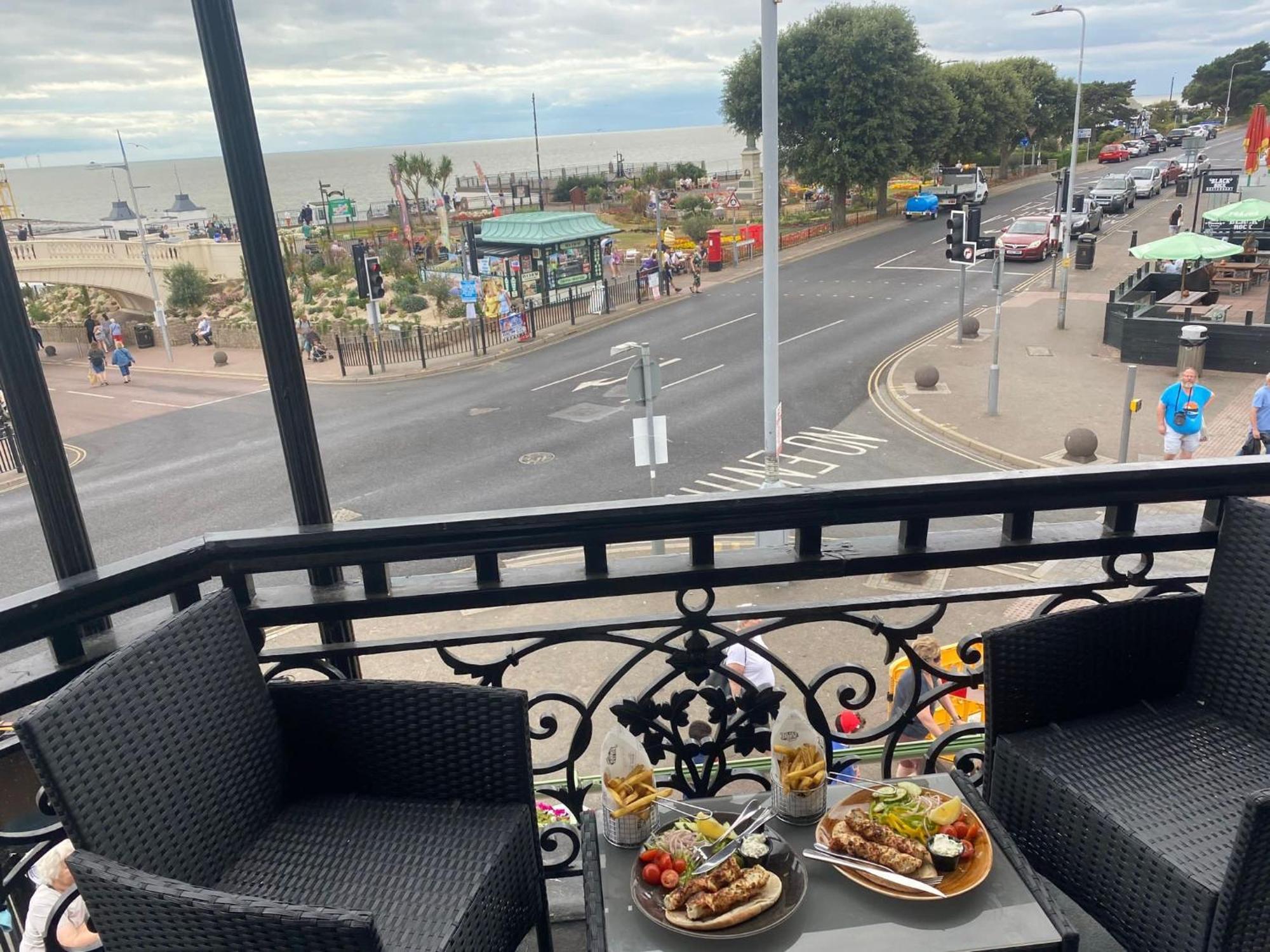 The Royal Hotel - Clacton On Sea 外观 照片